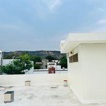 Private & Elegant 3Bhk Villa, Hillside Hideaway, 10 Mins From Mh Bus Stand Aurangabad  Bagian luar foto